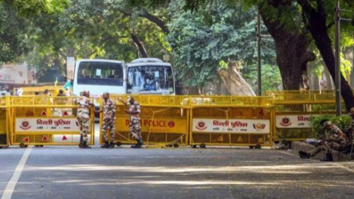 Spike strips, barricades deployed as Delhi tightens security ahead of CJP protest