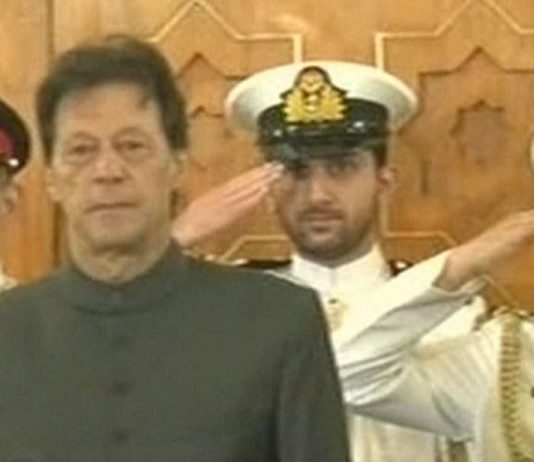 Pakistan again rakes up Kashmir