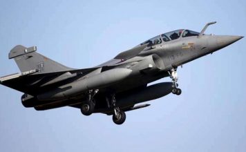 Congress goes to CAG over Rafale