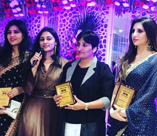 Kirti Rathi Sikaria brightens up the city of Vaishali, Gaziabad with her best Dance Dandiya Raas