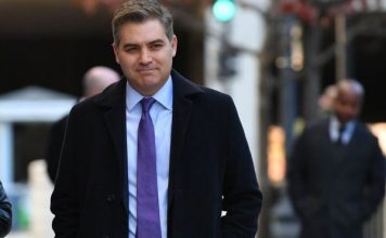 US judge orders White House to restore CNN reporters access