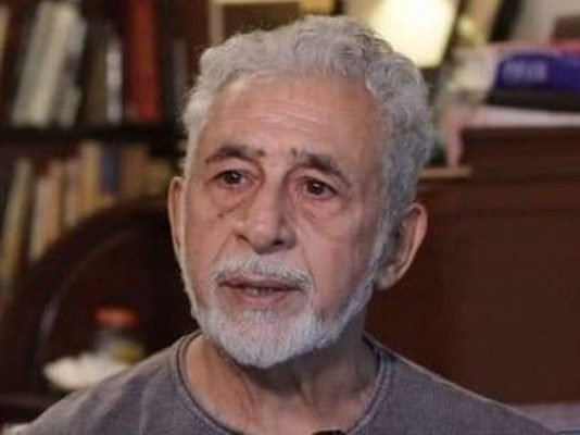 Naseeruddin Shah chased away by right wing protestors