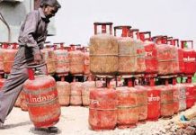LPG price slashed: Subsidised at Rs 500.90, non subsidised at Rs 809.50