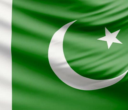 Bankrupt Pakistan steals Rs. 300 crore from India!