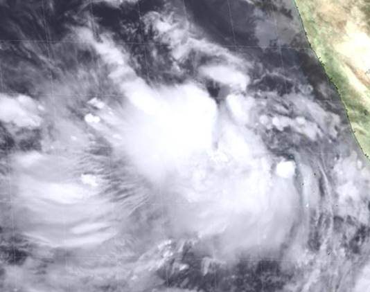 Cyclone Vayu turns “very severe”, advances towards Gujarat