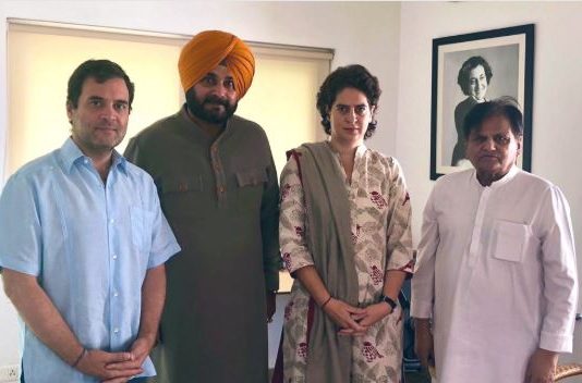 Deprived of portfolio, Sidhu meets Rahul, Priyanaka; submits letter apprising of situation