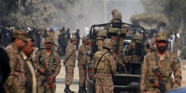Pakistanarmysoldiers-AP