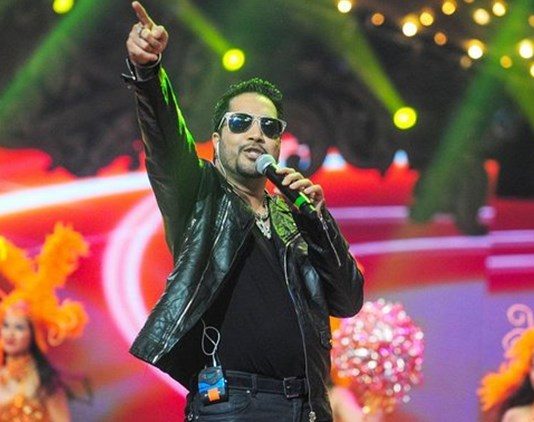 Mika Singh banned by film body for performing in Pakistan at Musharraf relative’s wedding