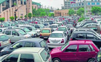 Delhi govt notifies new parking rules…Now on-street parking to cost more