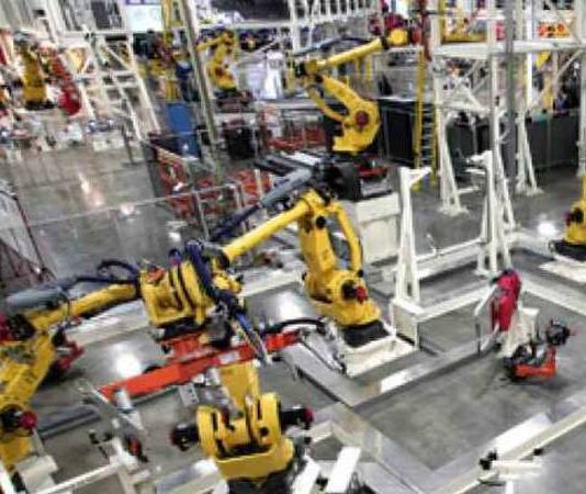 Industrial production contracts by 4.3% in September
