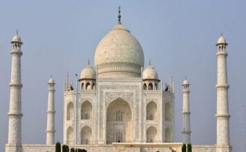 Footfall of tourists to Taj Mahal dropped by 76% in 2020