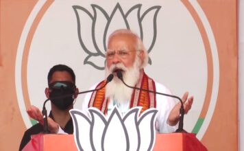 PM Modi says, “Bengal mei iss baar BJP sarkar” in Kharagpur rally
