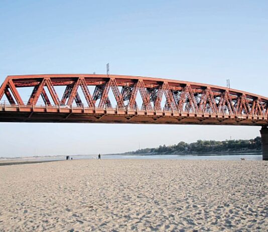 Pakistan’s Sindh province heading towards famine, left with just 10 days of water