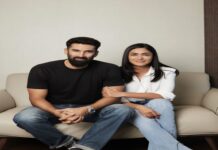 Mrunal Thakur to be seen with Aditya Roy Kapoor in the hindi remake of ‘Tadam’