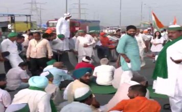 Bharat Bandh: Farmers block highways, squat on rail tracks; Traffic hit on Delhi, Haryana borders