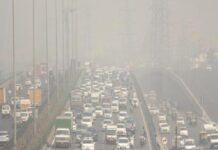 Delhi’s AQI reaches ‘Hazardous’ level; environment experts lash out at people ‘irresponsible’ behavior