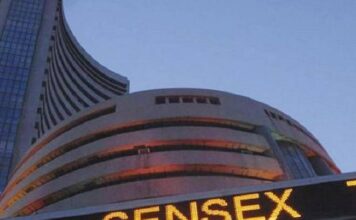 Sensex slumps 449 points; banking, financial stocks dip