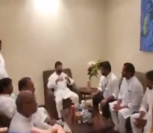 ‘Kya bolna hai’: Rahul Gandhi at party meet before Telangana rally, VIDEO surfaces