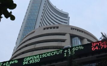 Indian equity indices extend losses, rupee hits fresh low