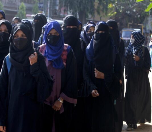 Karnataka hijab issues : Supreme Court judges Justice Hemant Gupta and Sudhanshu Dhulia give split verdict
