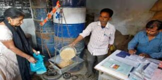 Fair Price Shop dealers can earn Rs.50,000 by providing additional community services: Centre