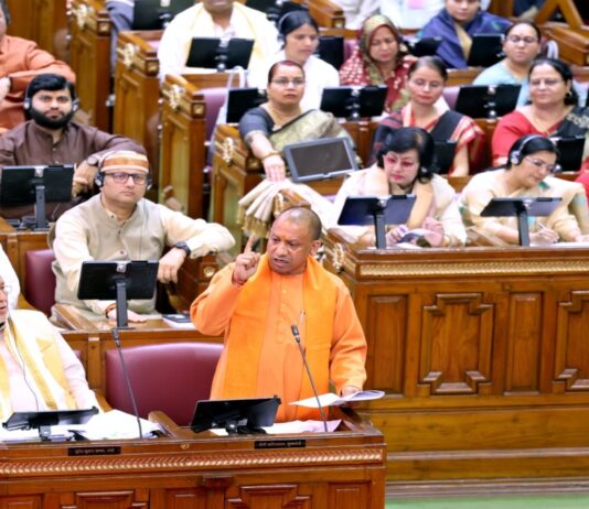 “Apne baap ka samman nahi kar paye ho”: Yogi lashes out at Akhilesh in UP Assembly