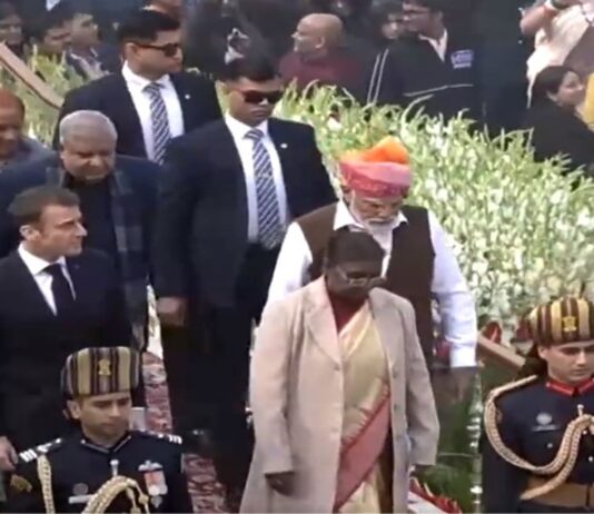 Republic Day parade concludes President Bodyguard escorts Droupadi Murmu, Emmanuel Macron