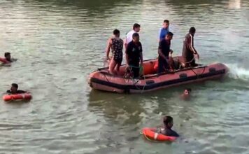 Vadodara boat capsize: FIR filed, manager and staff of boating firm among 18 booked for negligence