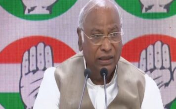 Kharge accuses BJP, PM Modi of “divisive” LS campaign, says INDIA alliance will form government