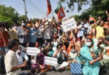 Pune bus rape case accused arrested, brought to police station