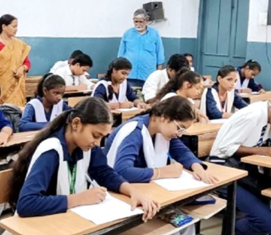 Delhi Govt cracks down on dummy schooling; 10 schools served notice, de-recognition process begins