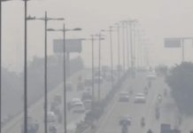 Delhi wakes up to thick smog after Diwali night, air quality in ‘Very Poor’ category