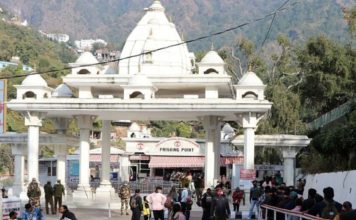 J-K: Vaishno Devi Yatra resumes after 3-day suspension due to heavy rains