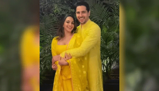 Kiara Advani Flaunts Post-Baby Glow In Yellow, Twins With Sidharth Malhotra On Diwali