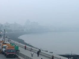 Delhi-NCR wakes up to thick fog; AQI oscillates between ‘moderate’ to ‘poor’ category