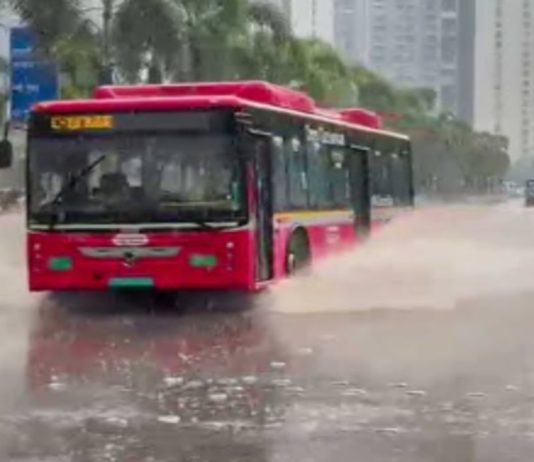 Maharashtra: Rain lashes parts of Mumbai; IMD issues yellow alert