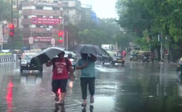 IMD forecasts heavy rain, strong winds over Mumbai; waterlogging disrupts Western Railway Services