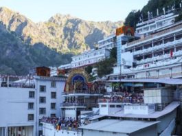 J-K: Vaishno Devi Yatra remains suspended due to adverse weather; devotees express disappointment