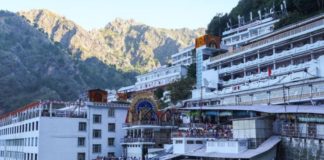 J-K: Vaishno Devi Yatra remains suspended due to adverse weather; devotees express disappointment